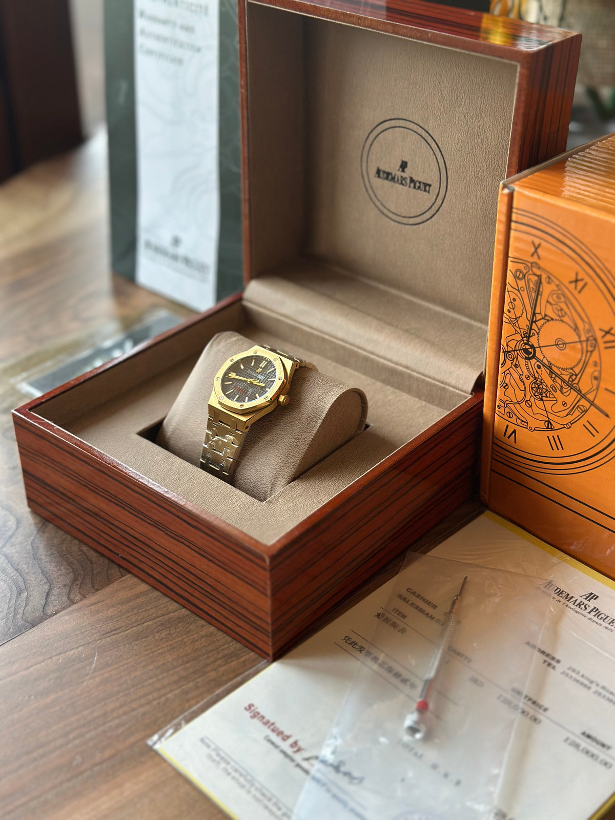 Audemars Piguet Royal Oak 33 mm Gold And Black Quartz- дамски модел