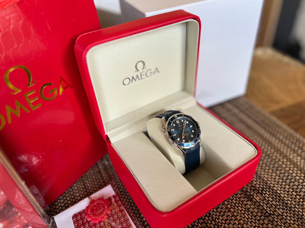 Omega Seamaster Diver 300M Blue 42 mm Rubber Strap