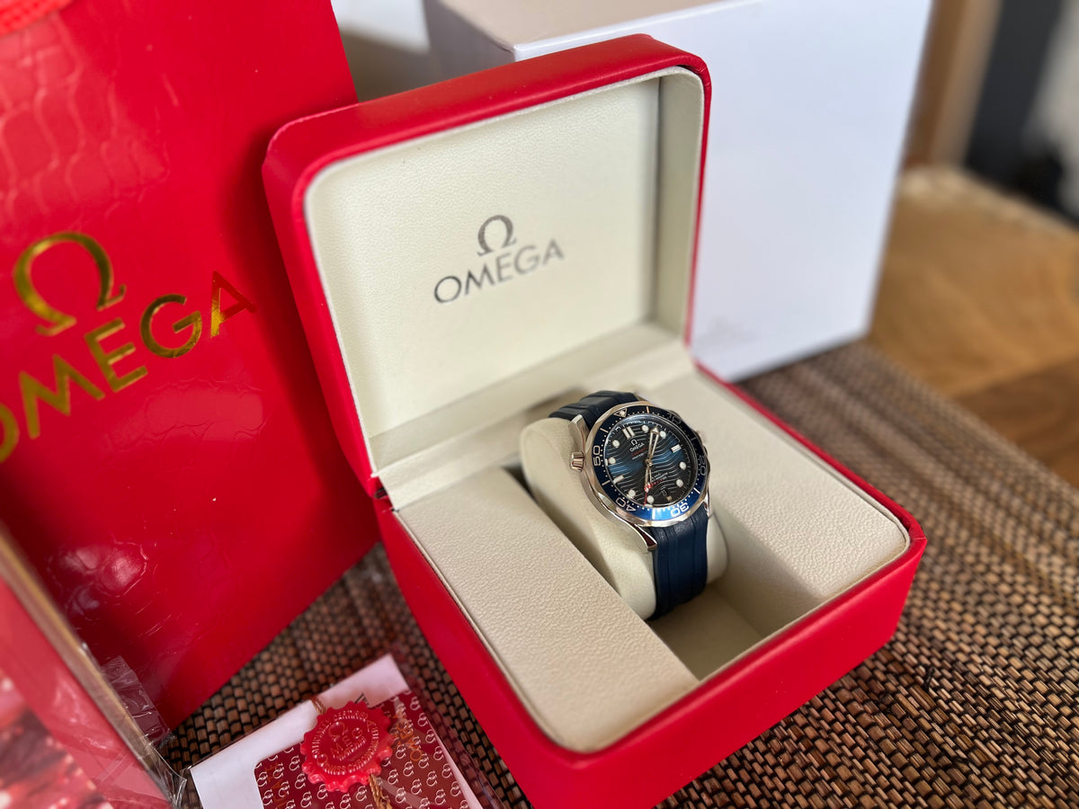 Omega Seamaster Diver 300M Blue 42 mm Rubber Strap