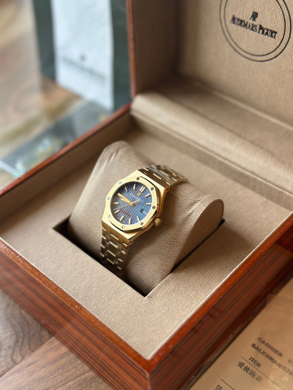 Audemars Piguet Royal Oak 33 mm Gold And Blue Dial Quartz - дамски модел