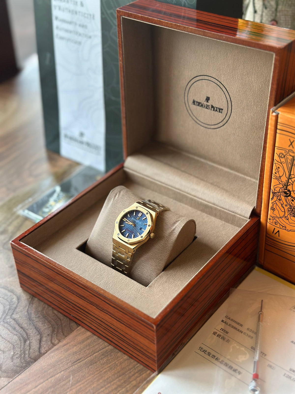Audemars Piguet Royal Oak 33 mm Gold And Blue Dial Quartz - дамски модел