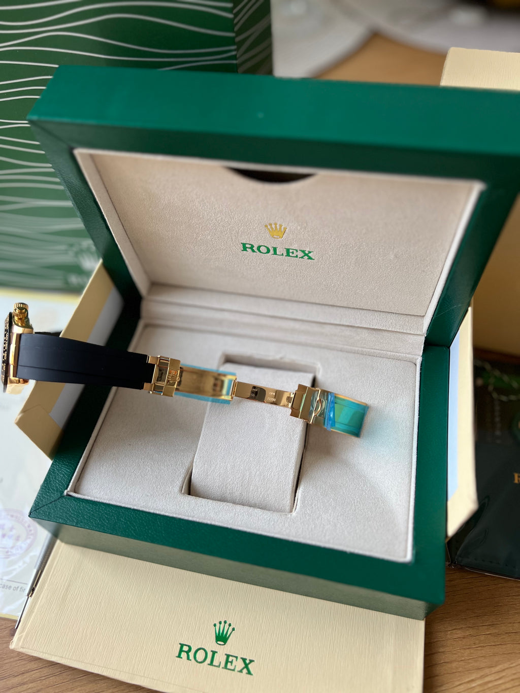 Rolex Daytona Cosmograph Gold 40 mm Rubber Strap