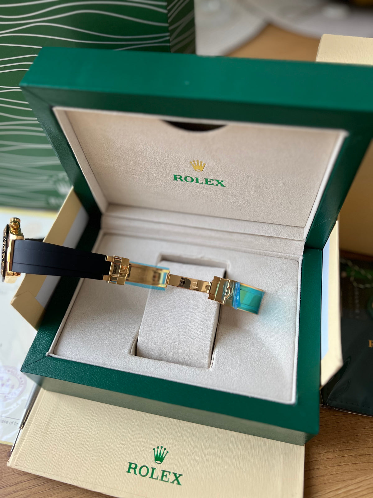 Rolex Daytona Cosmograph Gold 40 mm Rubber Strap