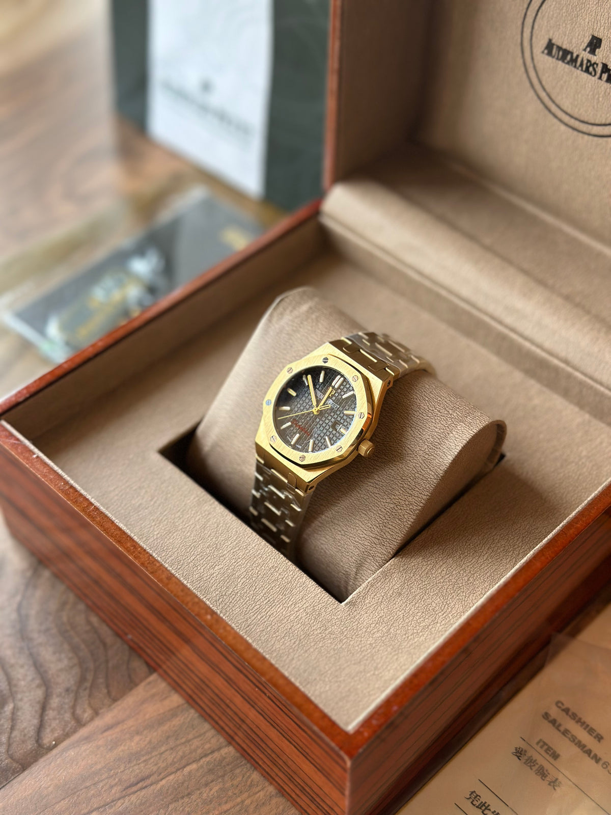 Audemars Piguet Royal Oak 33 mm Gold And Black Quartz- дамски модел