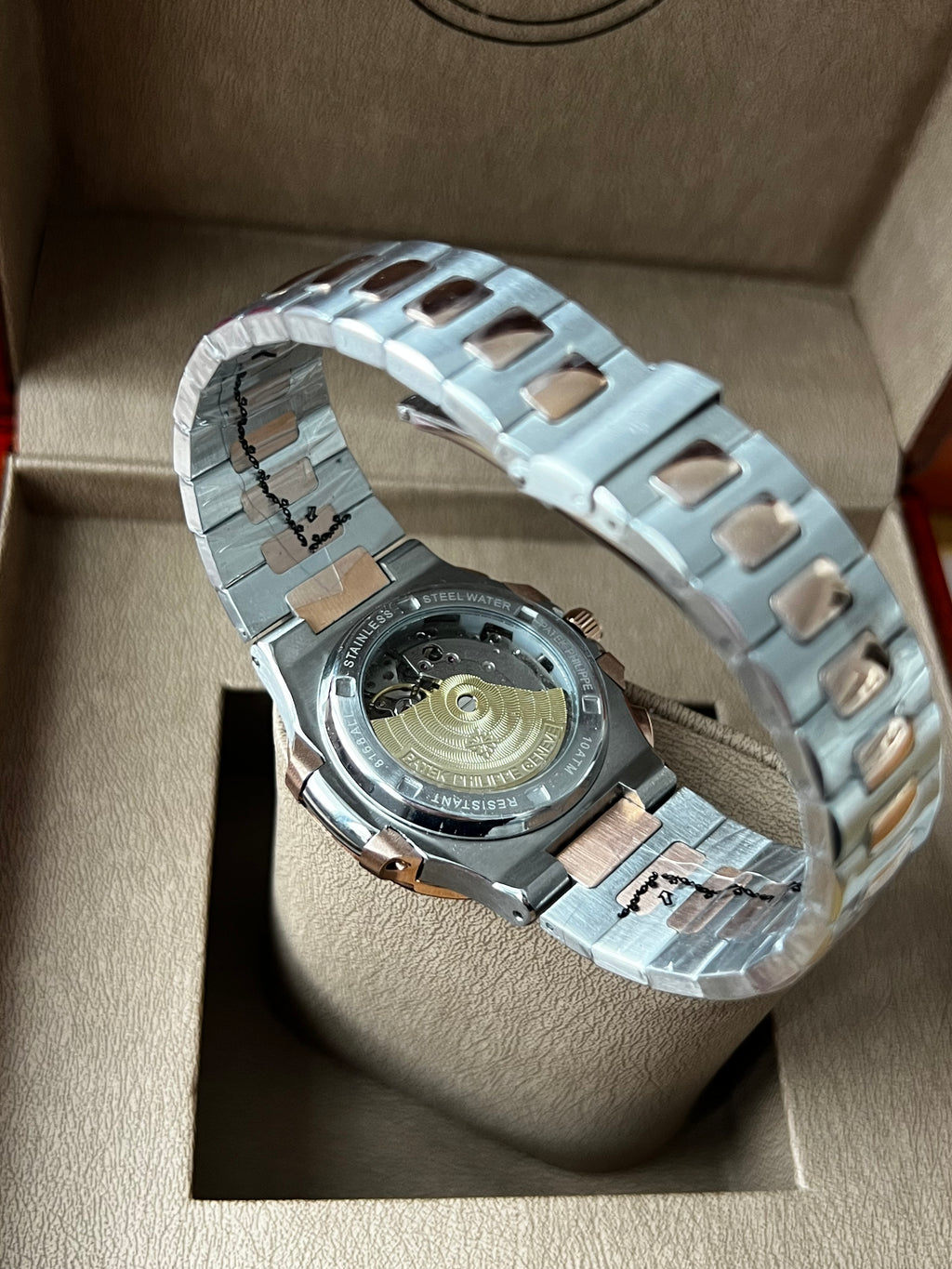 Patek Philippe Nautilus 40 mm Rose Gold And Blue Dial