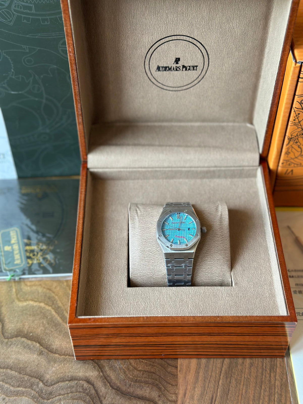 Audemars Piguet Royal Oak Blue 33 mm Quartz - дамски модел