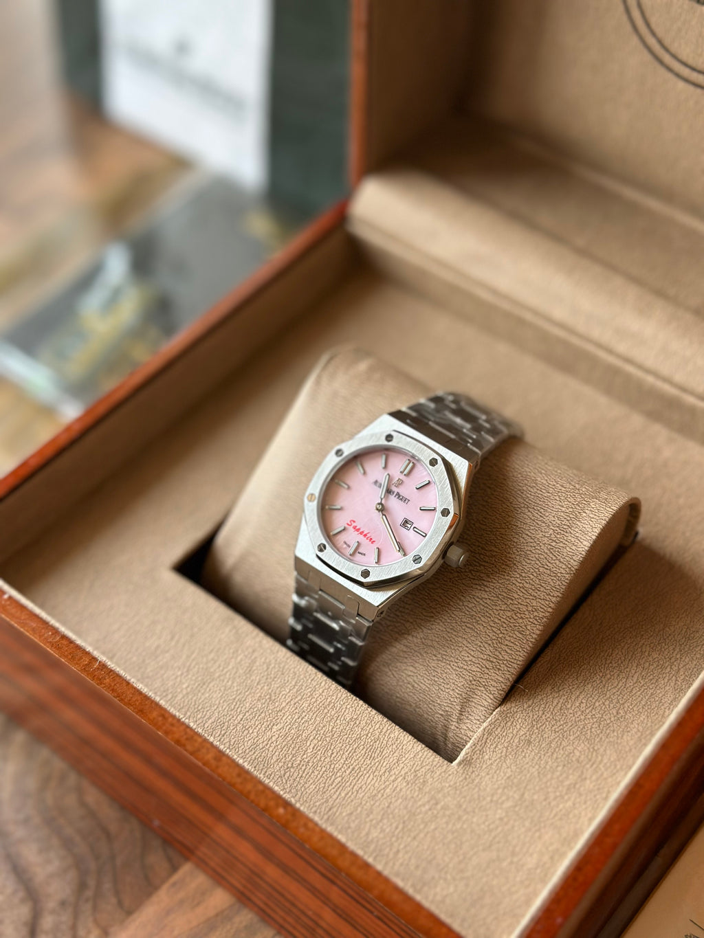Audemars Piguet Royal Oak Pink 33 mm Quartz - дамски модел