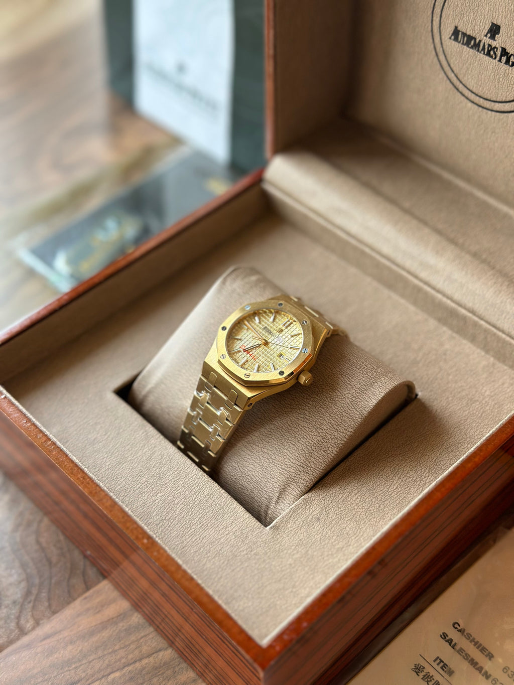 Audemars Piguet Royal Oak 33 mm Gold Quartz - дамски модел