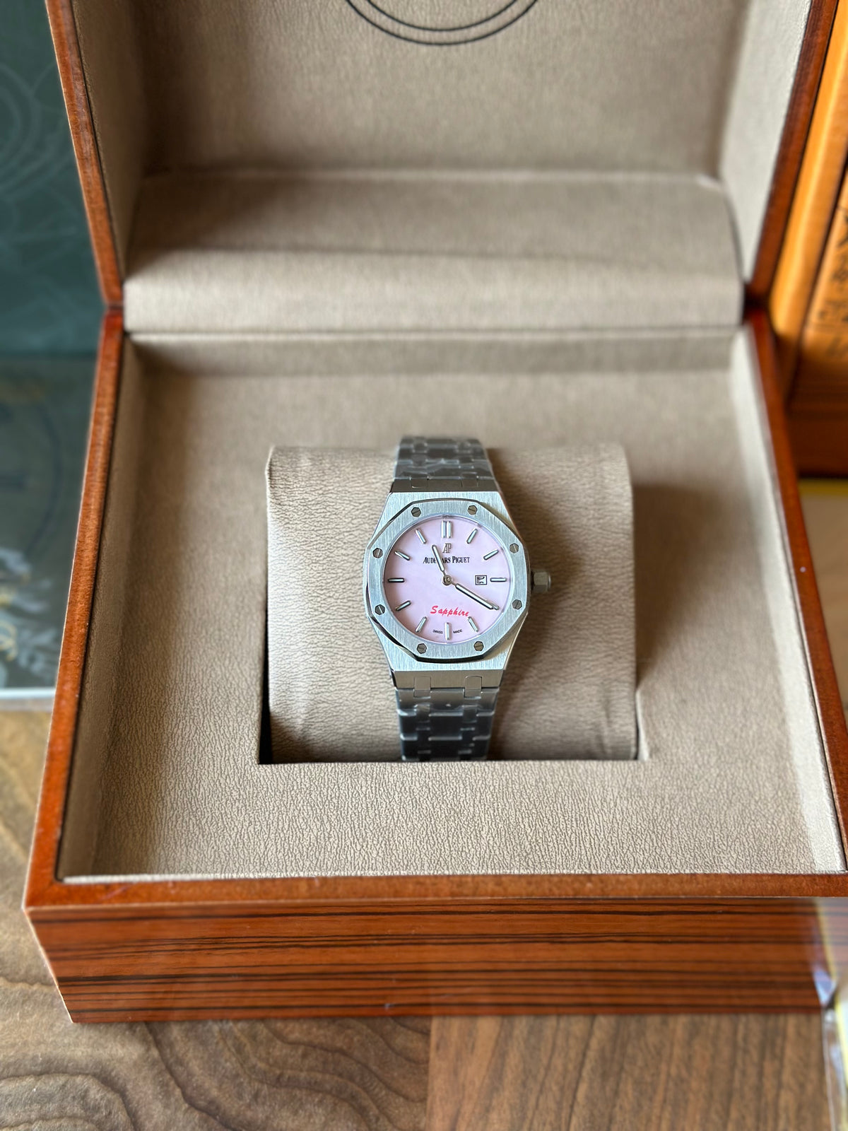 Audemars Piguet Royal Oak Pink 33 mm Quartz - дамски модел
