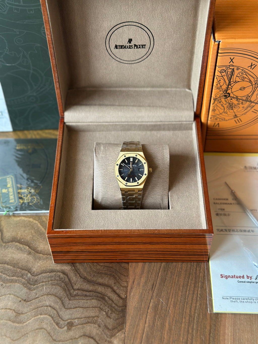 Audemars Piguet Royal Oak 33 mm Gold And Black Quartz- дамски модел