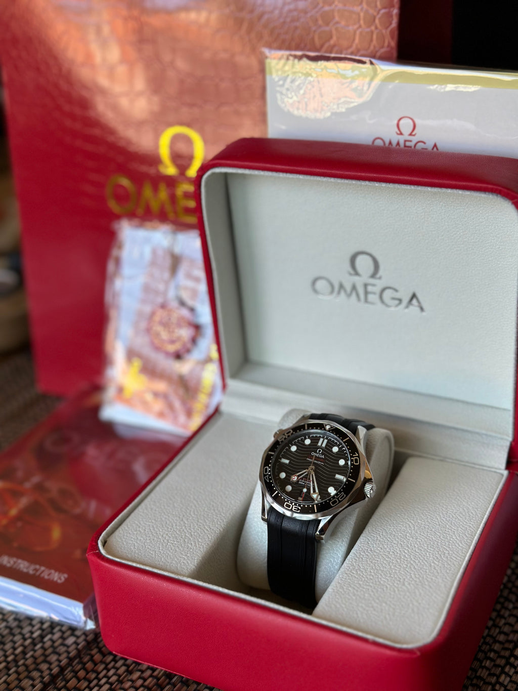Omega Seamaster Diver 300M Black 42 mm Rubber Strap