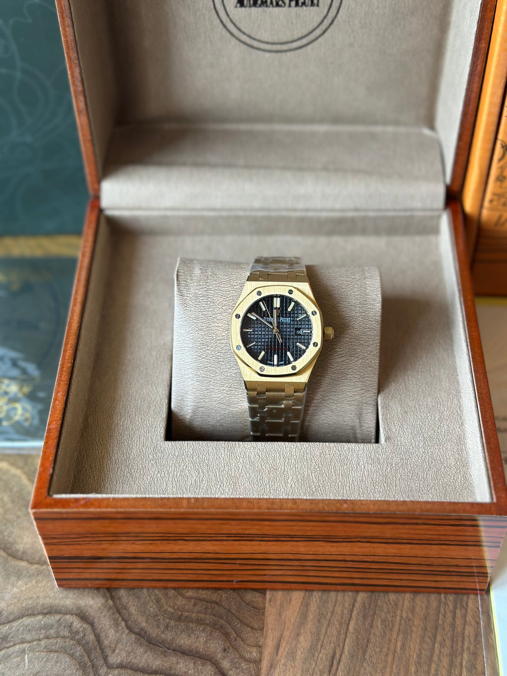 Audemars Piguet Royal Oak 33 mm Gold And Black Quartz- дамски модел