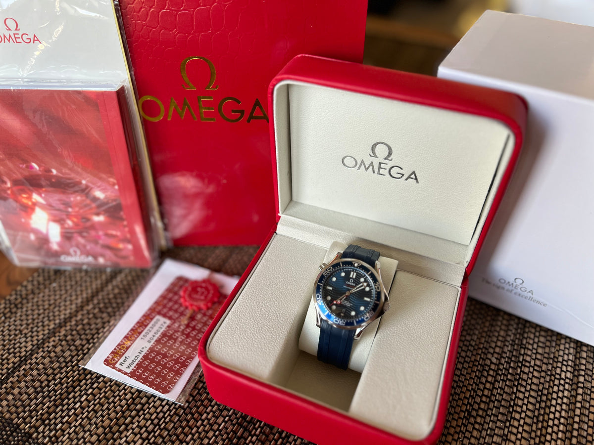 Omega Seamaster Diver 300M Blue 42 mm Rubber Strap