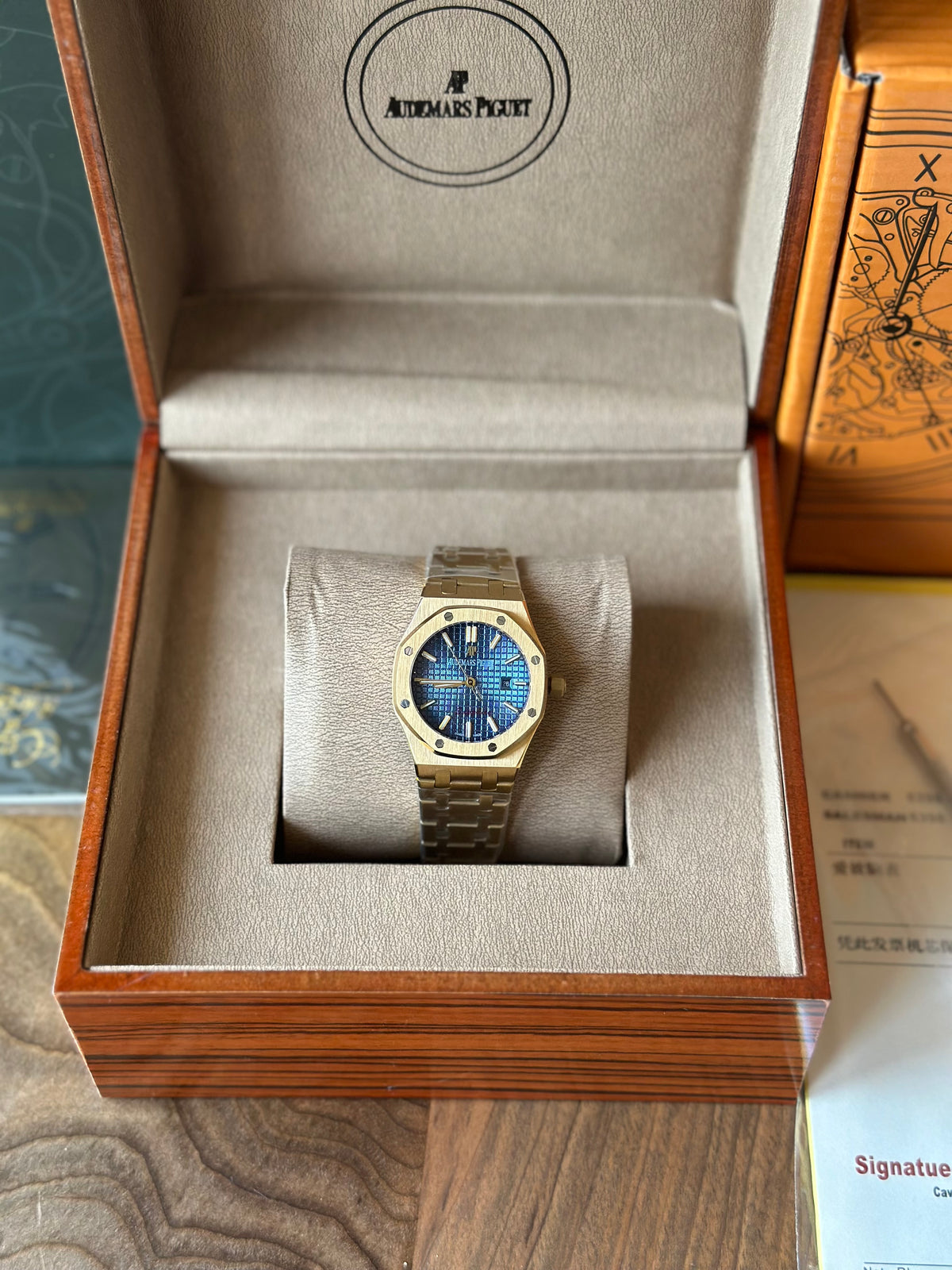 Audemars Piguet Royal Oak 33 mm Gold And Blue Dial Quartz - дамски модел