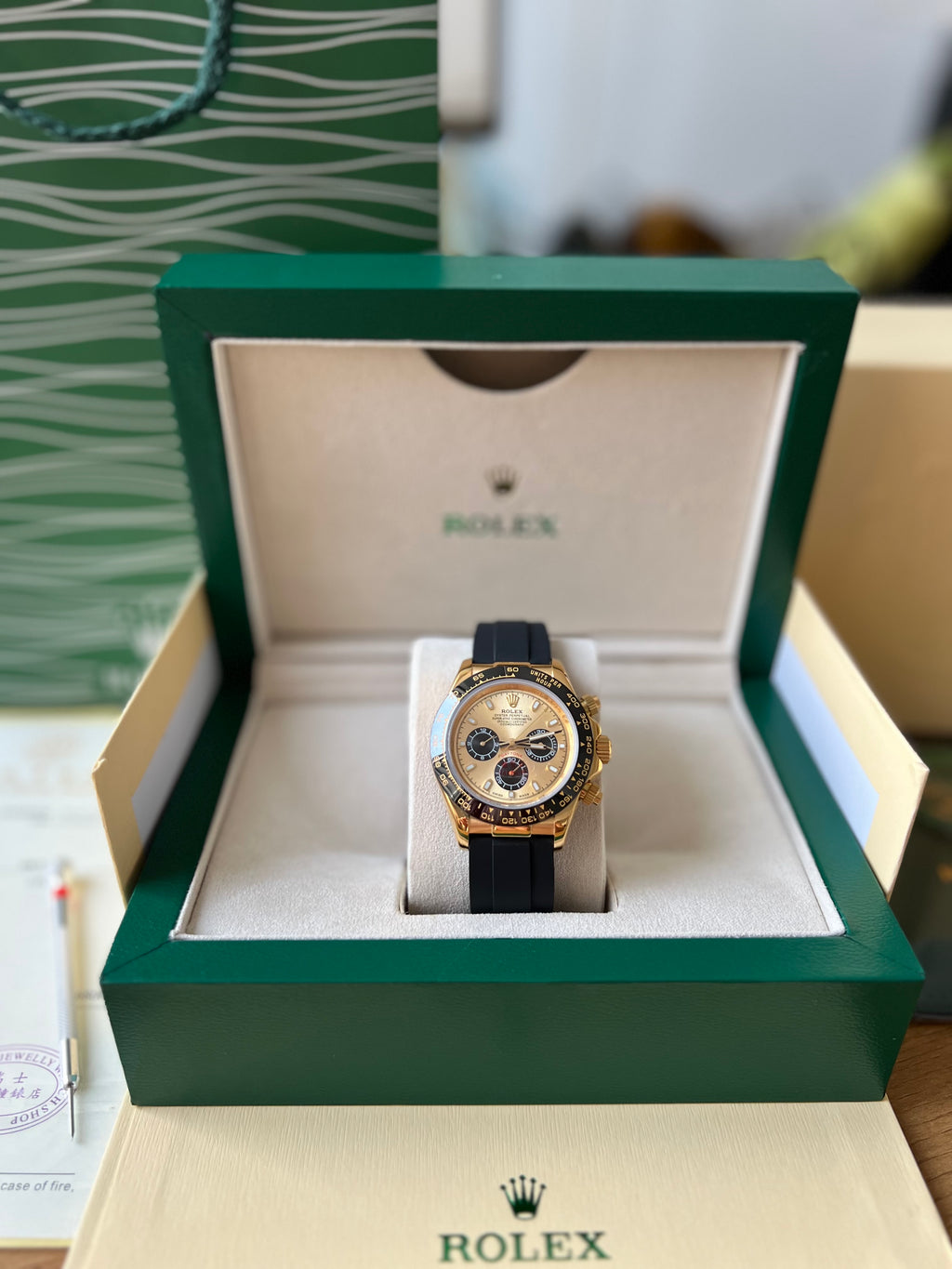 Rolex Daytona Cosmograph Gold 40 mm Rubber Strap