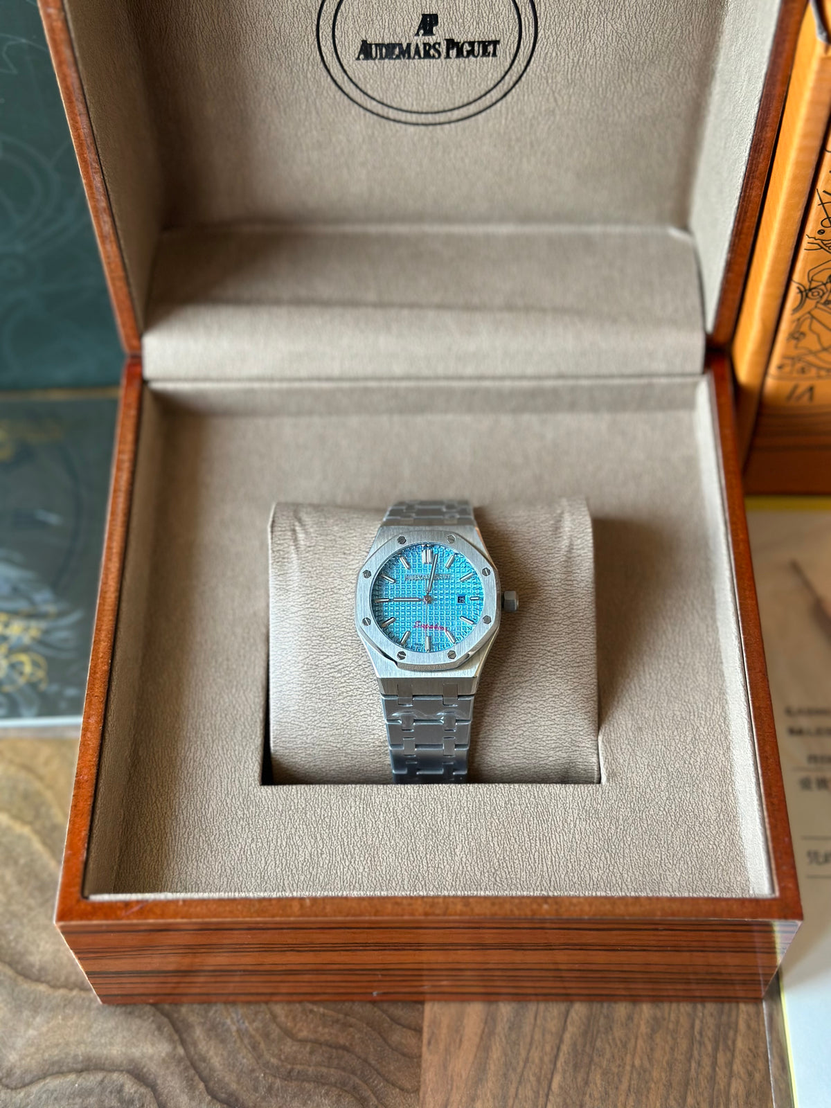 Audemars Piguet Royal Oak Blue 33 mm Quartz - дамски модел