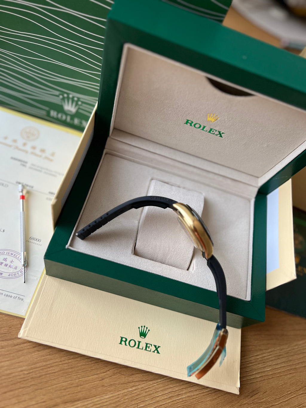 Rolex Daytona Cosmograph Gold 40 mm Rubber Strap