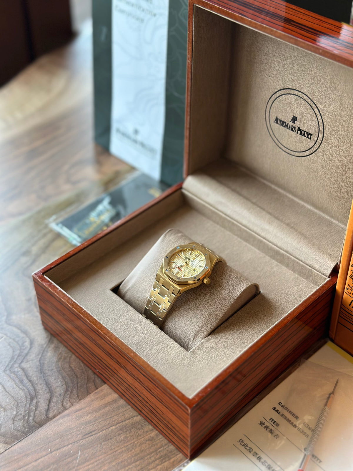Audemars Piguet Royal Oak 33 mm Gold Quartz - дамски модел